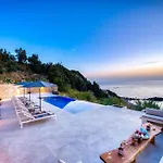 빌라 Archangelo Bay On The *