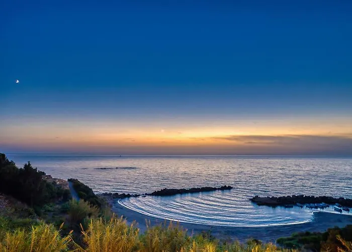 Archangelo Bay On The Paramónasz